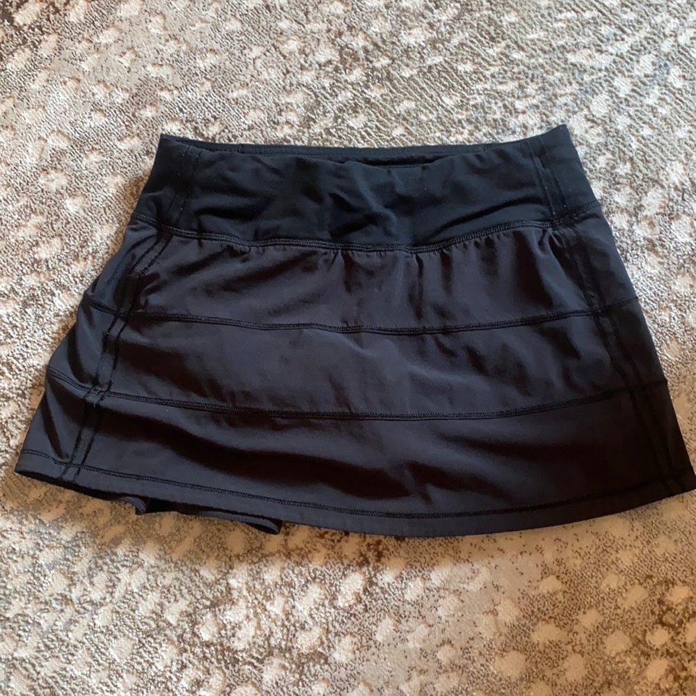 Black Lulu lemon athletic skirt